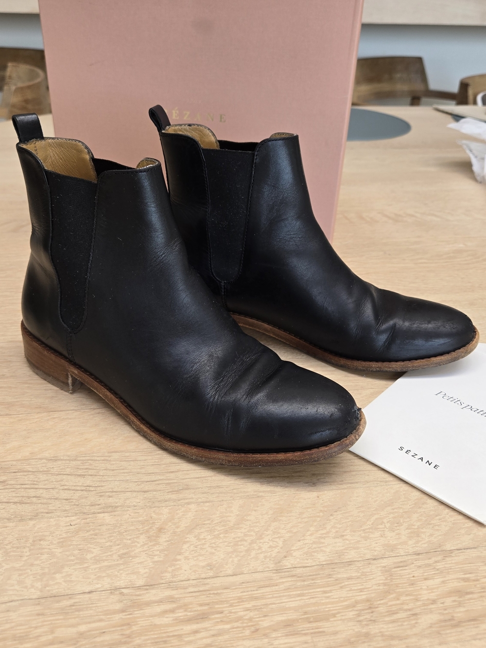 Sézane Black Leather Low Henry Chelsea Boots US 7.5 / EU 38